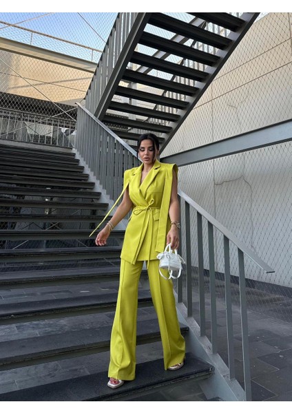 Kadın Alt Üst Ikili Takım Omuz Detaylı Kemerli Kolsuz Blazer Ceket Pantolon Takım fiyatları