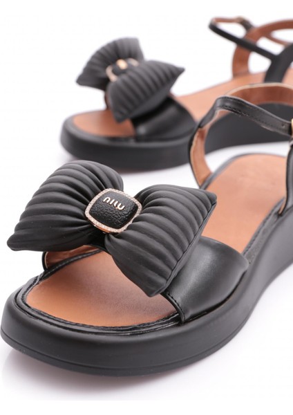 7001 Kadin Fiyonk Detayli Sandalet fırsatları