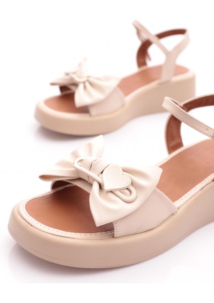 7003 Kadin Fiyonk Detayli Sandalet fırsatları