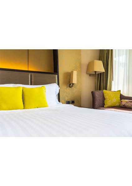 Beyaz Çarşaf Saten Çizgili Otel Tipi Tek Kişilik 180x280 1 Parça