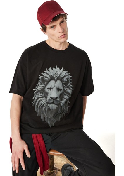 Orijinal Lisanslı Aslan Baskılı Siyah Erkek T-Shirt fiyatları