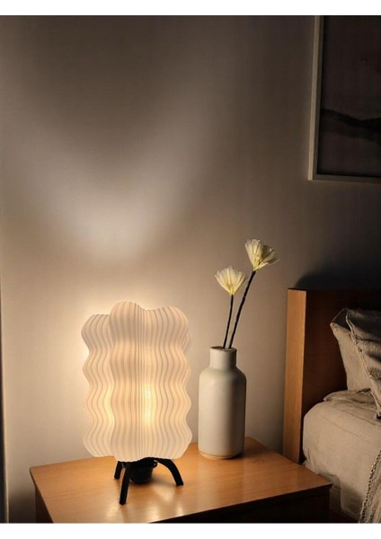 Modern Dalga Desenli Siyah Masa Lambası, Şık ve Dekoratif Aydınlatma Parçası fırsatları