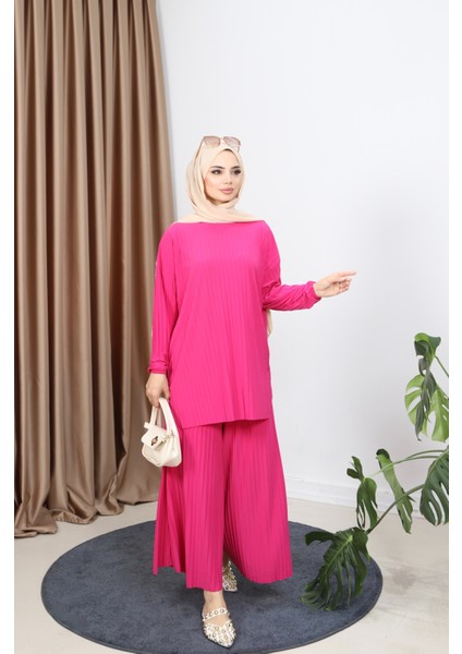 Piliseli Bol Kesim Pantolonlu Takım