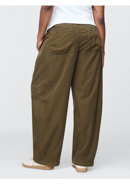 Kadın Koyu Yeşil Mid Rise Barrel Paraşüt Pantolon modelleri