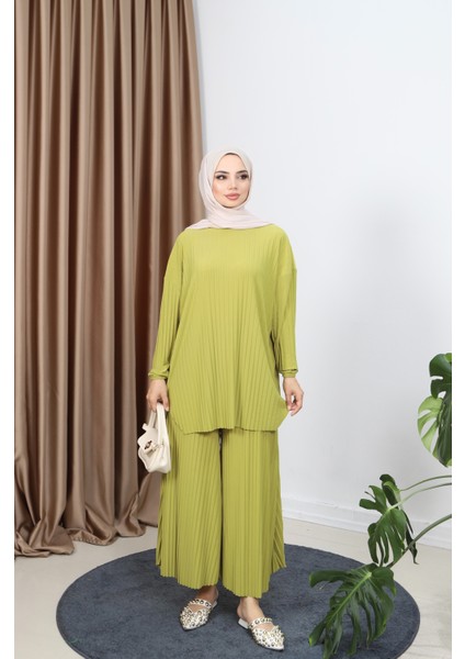 Piliseli Bol Kesim Pantolonlu Takım