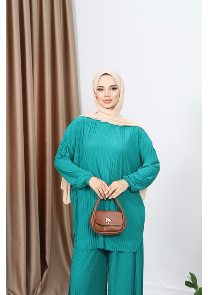 Piliseli Bol Kesim Pantolonlu Takım