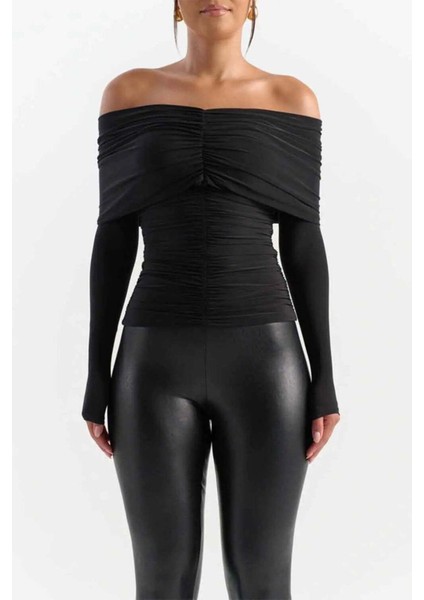 Keskin Stil: Go Off-Shoulder Ruching Detaylı Üst - Rahat ve Şık Kombinler Için