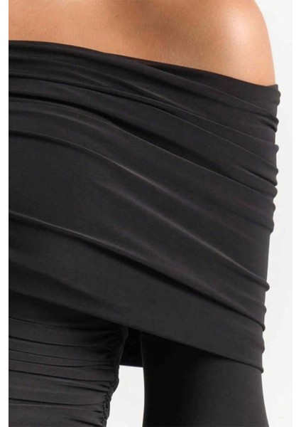 Keskin Stil: Go Off-Shoulder Ruching Detaylı Üst - Rahat ve Şık Kombinler Için fırsatları