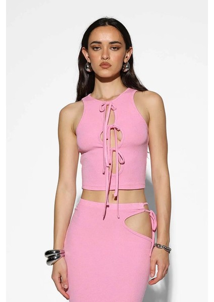 Bambi Top - Pembe Kemer Detaylı, Yüksek Yakalı ve Fit Siluete Sahip fiyatları