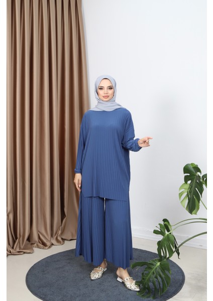 Piliseli Bol Kesim Pantolonlu Takım