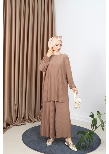 Piliseli Bol Kesim Pantolonlu Takım fırsatları