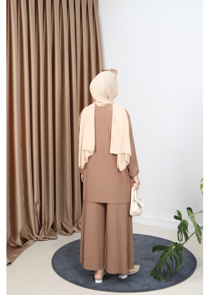 Piliseli Bol Kesim Pantolonlu Takım