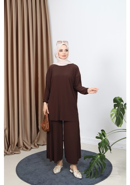 Piliseli Bol Kesim Pantolonlu Takım