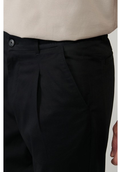 Erkek Siyah Relaxed Fit Pamuk Karışımlı Klasik Bel Pantolon A41Y3037