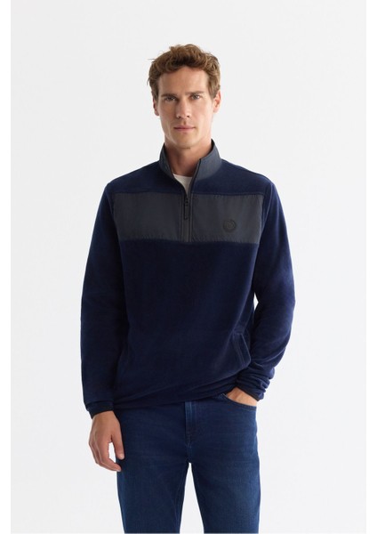 Erkek Lacivert Soğuğa Dayanıklı Fermuarlı Dik Yaka Polar Sweatshirt A42y1380
