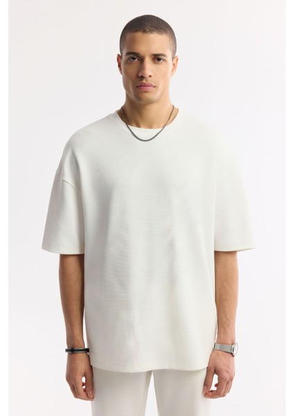 Erkek Beyaz Regular Fit Bisiklet Yaka Oversize Jakarlı T-shirt A51y1091