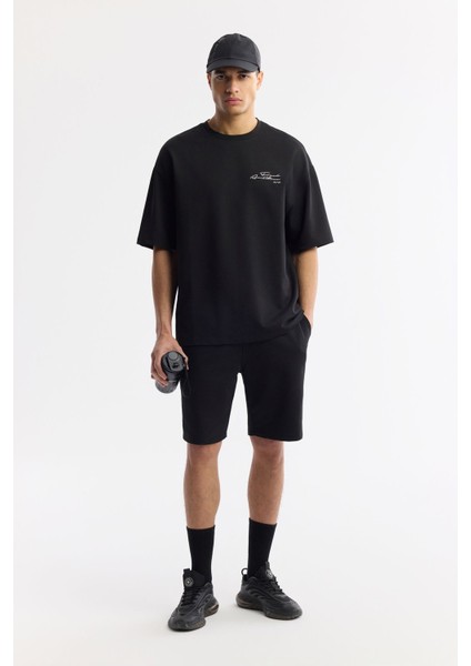 Erkek Siyah Bisiklet Yaka Oversize Göğsü Baskı Detaylı 2'İplik T-Shirt A51Y1095