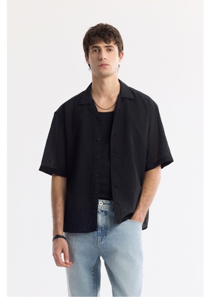 Erkek Siyah Apaj Yaka Viskon Karışımlı Kısa Kol Boxy Fit Gömlek A51Y2131