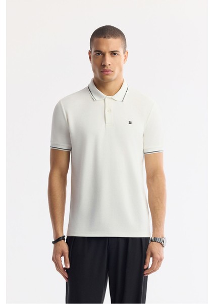 Erkek Ekru Düğmeli Polo Yaka Soft Touch Logo Detaylı T-Shirt A51Y1000