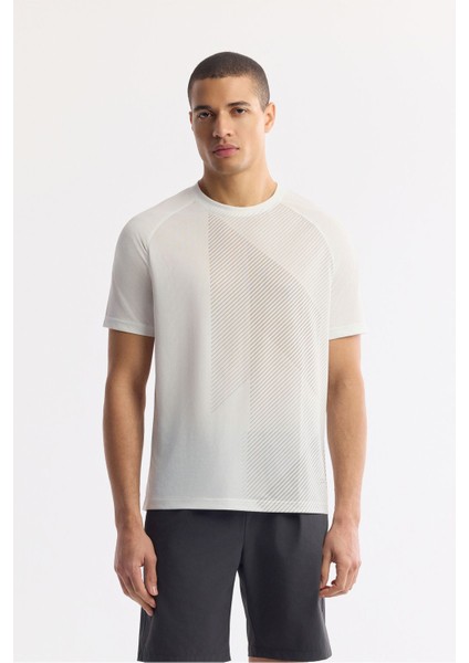 Erkek Beyaz Regular Fit Bisiklet Yaka Geometrik Desenli Teknik Kumaş Detaylı T-shirt A51y1151