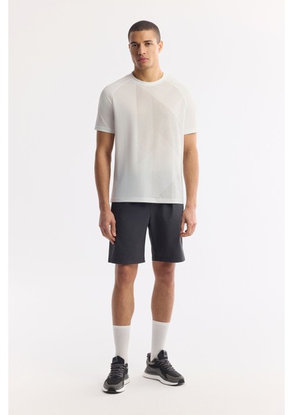 Erkek Beyaz Regular Fit Bisiklet Yaka Geometrik Desenli Teknik Kumaş Detaylı T-shirt A51y1151