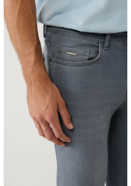 Erkek Gri Eskitme Yıkamalı Esnek Jean Pantolon A41Y3512