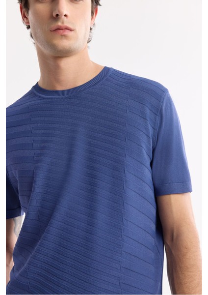 Erkek İndigo Regular Fit Bisiklet Yaka Önü Jakar Detaylı Rayon Triko T-shirt A51Y5004