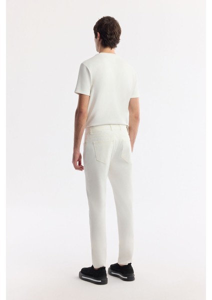 Erkek Kırık Beyaz Slim Fit Klasik Bel Armürlü Pamuklu 5 Cep Pantolon B003038 modelleri