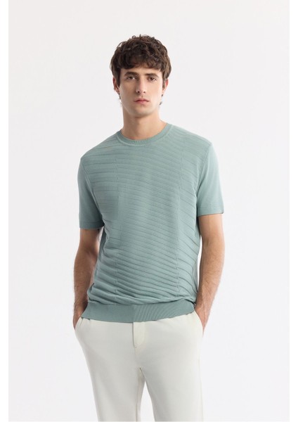 Erkek Nil Yeşili Regular Fit Bisiklet Yaka Önü Jakar Detaylı Rayon Triko T-shirt A51Y5004