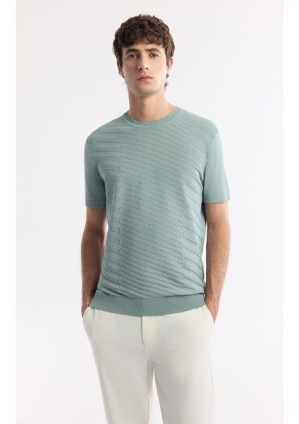 Erkek Nil Yeşili Regular Fit Bisiklet Yaka Önü Jakar Detaylı Rayon Triko T-shirt A51Y5004