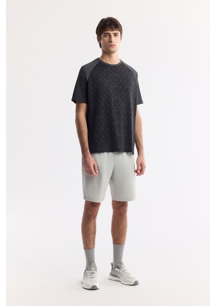 Erkek Siyah Regular Fit Bisiklet Yaka Geometrik Desenli Bloklu Teknik Kumaş Detaylı T-shirt A51Y1160