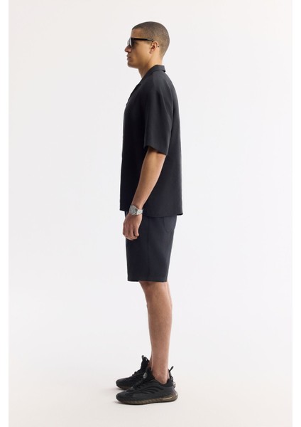 Erkek Siyah Oversize Fit Apaj Yaka Modal Karışımlı Kısa Kol Gömlek A51y2006 modelleri