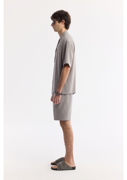Erkek Nardo Oversize Fit Gri Apaj Yaka Modal Karışımlı Kısa Kol Gömlek A51y2006 modelleri