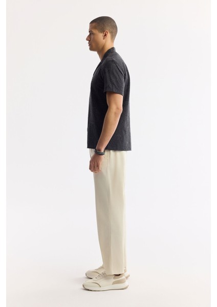 Erkek Siyah Apaj Yaka Desenli %100 Pamuk Kısa Kol Comfort Fit Gömlek A51Y2095 modelleri