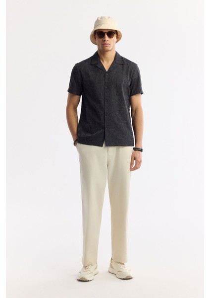 Erkek Siyah Apaj Yaka Desenli %100 Pamuk Kısa Kol Comfort Fit Gömlek A51Y2095