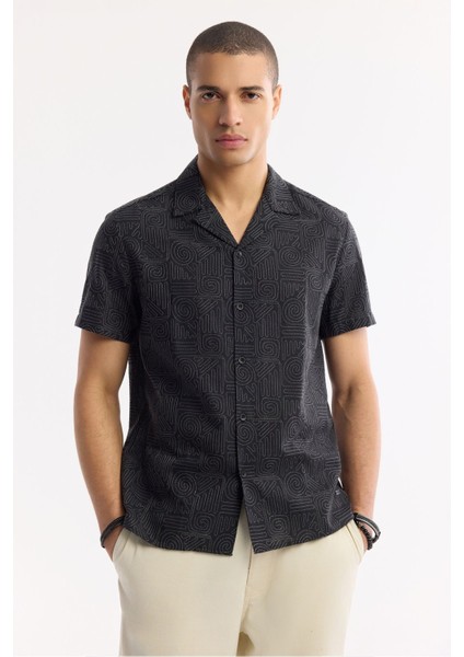 Erkek Siyah Apaj Yaka Desenli %100 Pamuk Kısa Kol Comfort Fit Gömlek A51Y2095