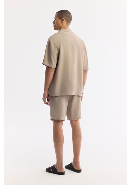 Erkek Bej Oversize Fit Apaj Yaka Modal Karışımlı Kısa Kol Gömlek A51y2006 fırsatları