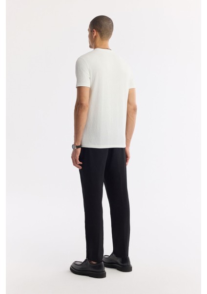 Erkek Beyaz Bisiklet Yaka Jakarlı Basic T-Shirt A51Y1165 fırsatları