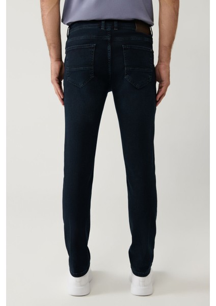 Erkek Koyu Lacivert Slim Fit Eskitme Yıkamalı Esnek Jean Pantolon B003525