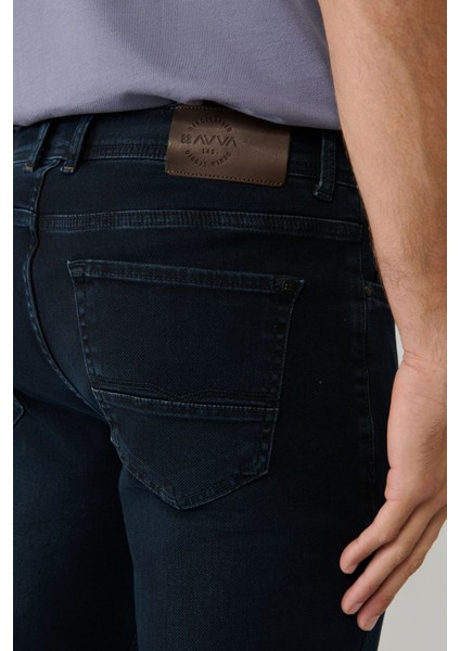 Erkek Koyu Lacivert Slim Fit Eskitme Yıkamalı Esnek Jean Pantolon B003525