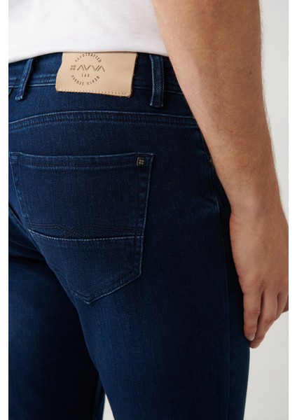 Erkek Lacivert Eskitme Yıkamalı Esnek Jean Pantolon B003525