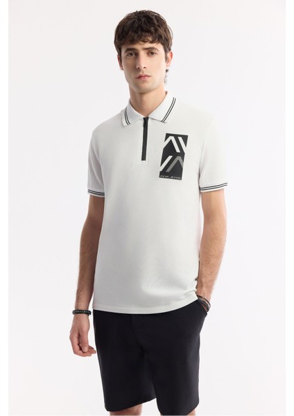 Erkek Beyaz Regular Fit Fermuarlı Polo Yaka Önü Enjeksiyon Baskılı T-shirt A51y1167