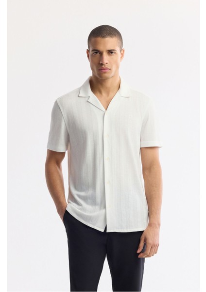 Erkek Beyaz Apaj Yaka Jakarlı Jersey Comfort Fit Gömlek A51Y2027