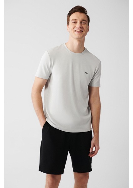 Erkek Gri Bisiklet Yaka Sırt Ve Göğsü Logo Baskılı T-shirt B001040 modelleri