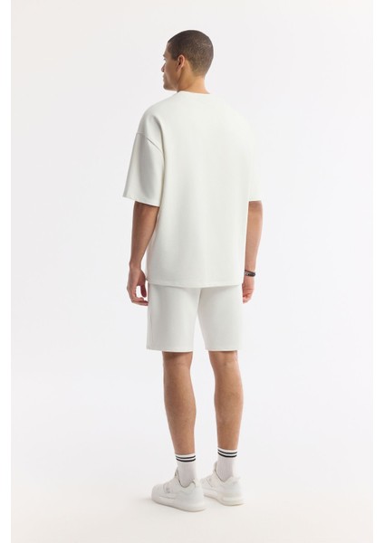 Erkek Ekru Bisiklet Yaka Oversize Aplike Baskı Detaylı 2'İplik T-Shirt A51Y1082 fırsatları