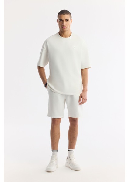 Erkek Ekru Bisiklet Yaka Oversize Aplike Baskı Detaylı 2'İplik T-Shirt A51Y1082
