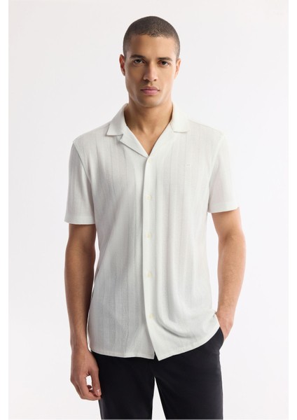 Erkek Beyaz Apaj Yaka Jakarlı Jersey Comfort Fit Gömlek A51Y2027