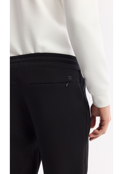 Erkek Siyah Regular Fit Esnek İnterlok Kumaş Lastikli Paça Eşofman Altı B003400
