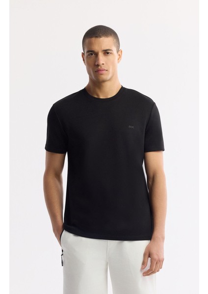 Erkek Siyah Bisiklet Yaka Sırt Ve Göğsü Logo Baskılı T-shirt B001040