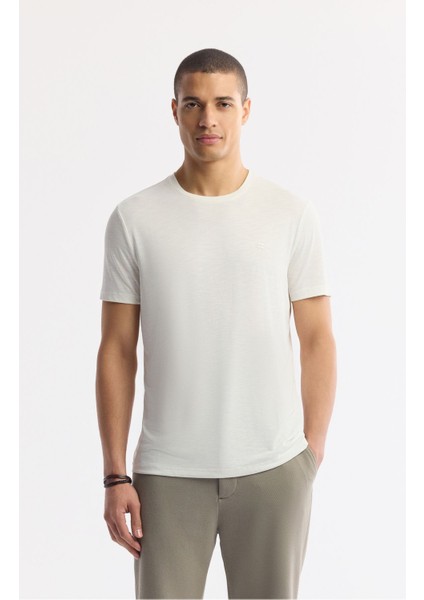 Erkek Beyaz Regular Fit Soft Touch Bisiklet Yaka T-Shirt B001031